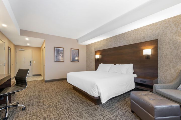 Room 52 of 101