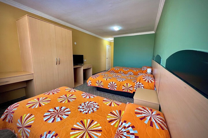 Room 9 of 26