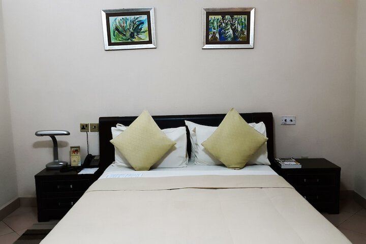 Room 5 of 24