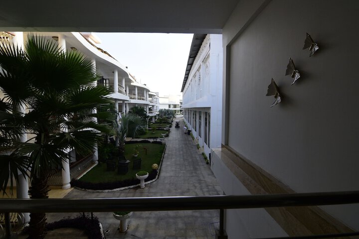 Hotel 76 of 81