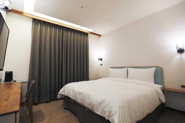 Room 5 of 34