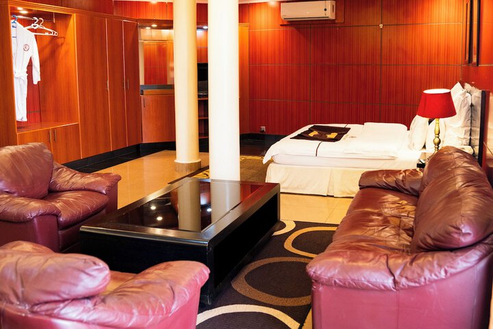 Room 3 of 39