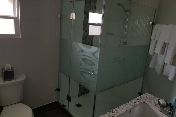 Room 32 of 34