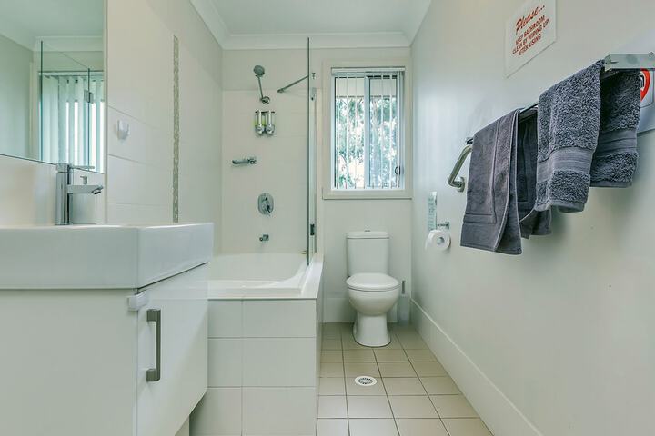 Room 7 of 16