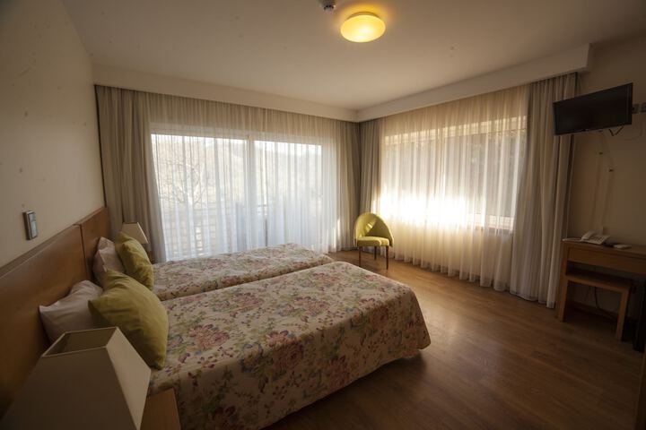 Room 5 of 79
