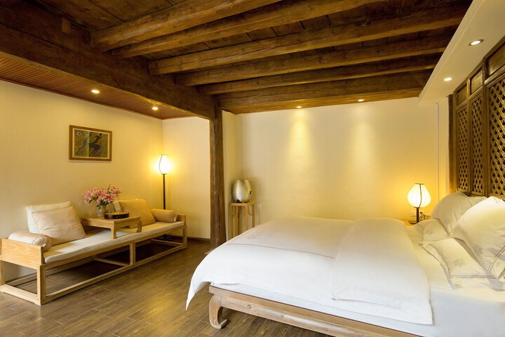 Room 28 of 59