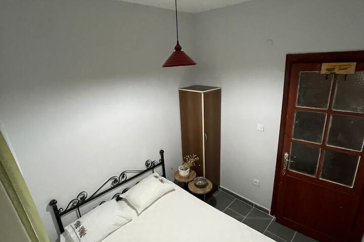 Room 11 of 44