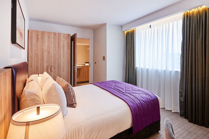 Room 33 of 109