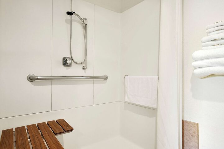 Room 14 of 25