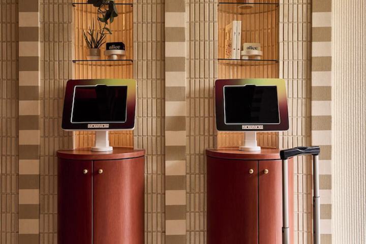 Check-in/check-out kiosk