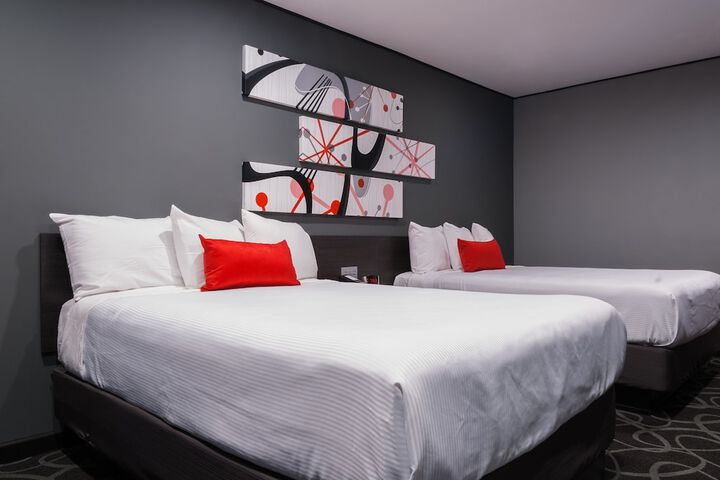 Deluxe 2 Queen Beds (1 of 14)
