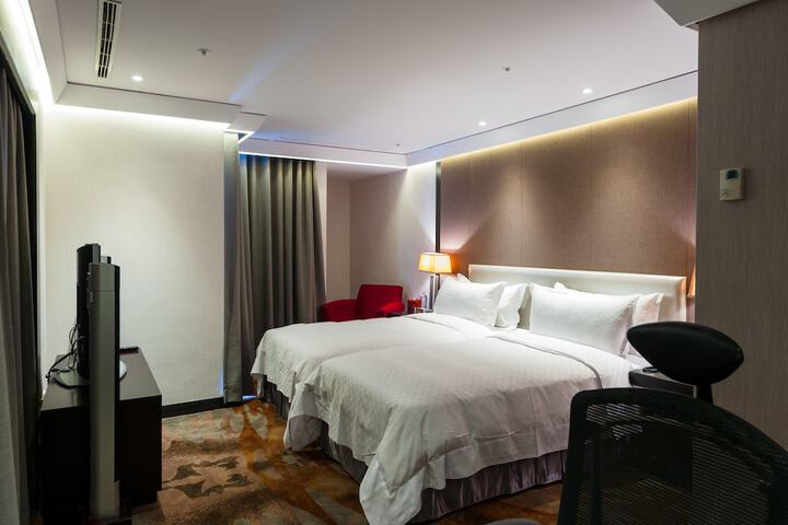 Room 20 of 80