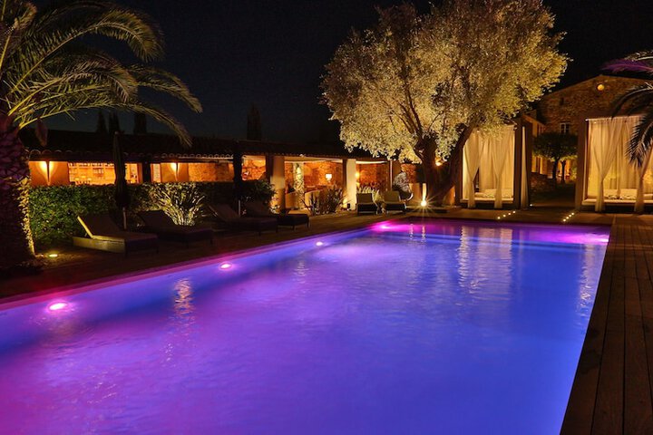 Pool 41 of 76