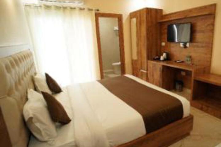 Room 43 of 46