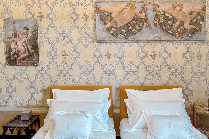 Room 14 of 64