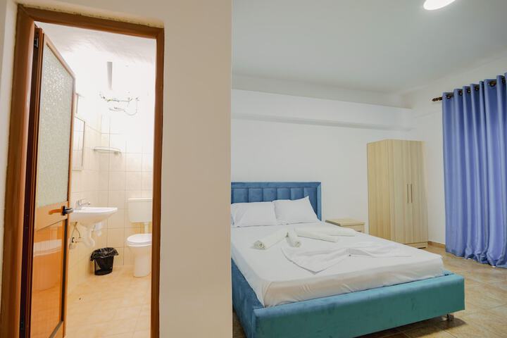 Room 8 of 69