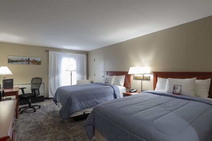 2 Double Beds (11 of 16)