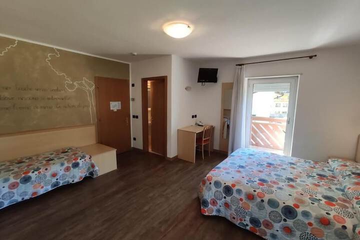 Room 6 of 117