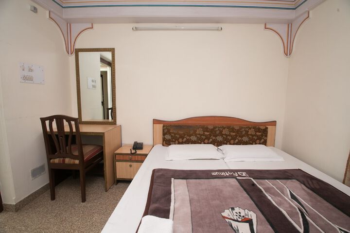 Room 37 of 113
