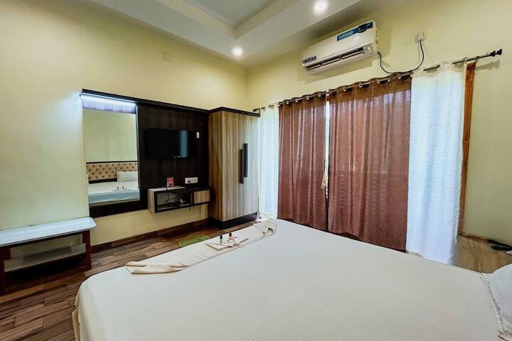 Room 27 of 125