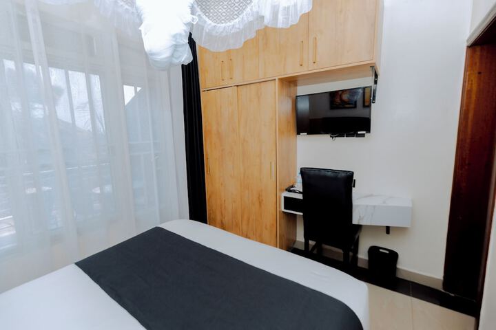 Room 14 of 94