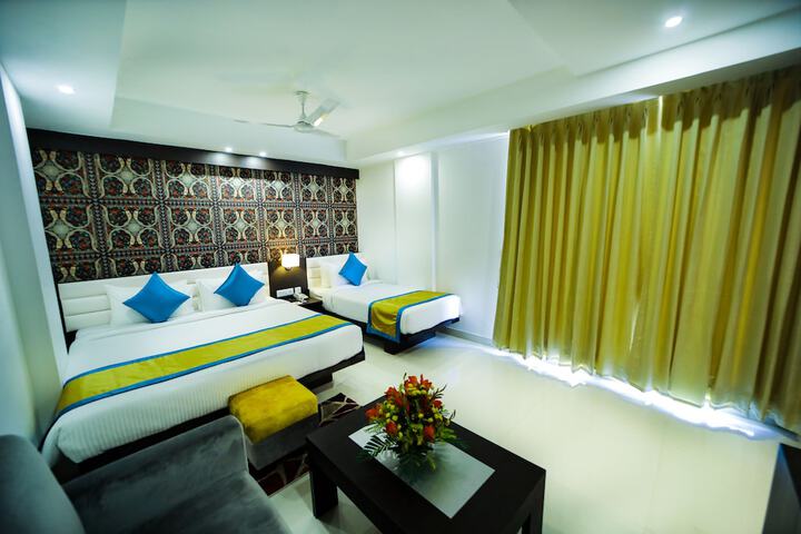 Room 11 of 25