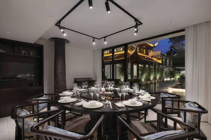 Dining 10 of 20