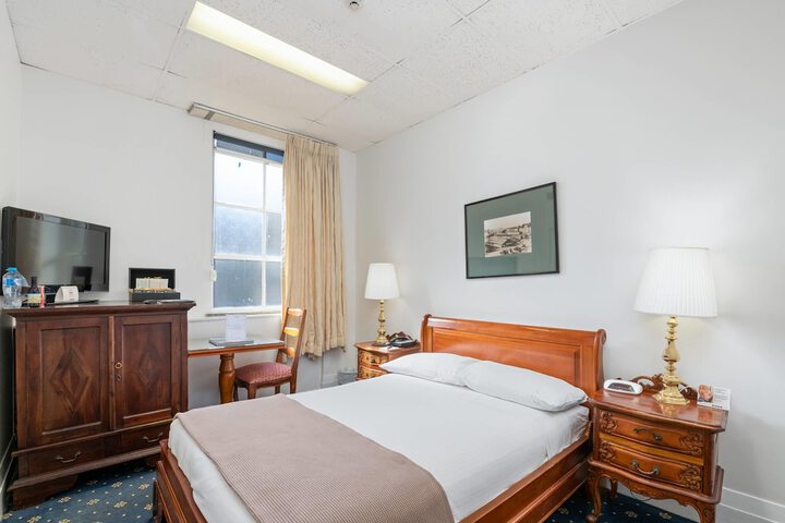 Room 37 of 79