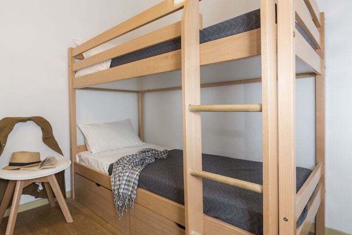 Room 5 of 12
