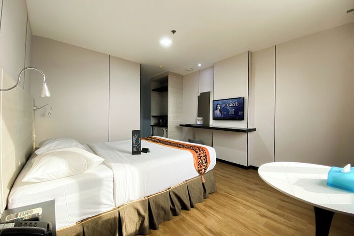 Room 28 of 63