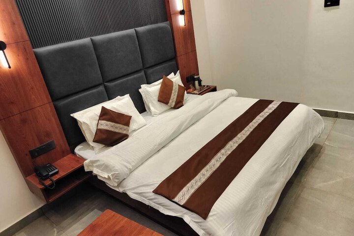 Room 9 of 35