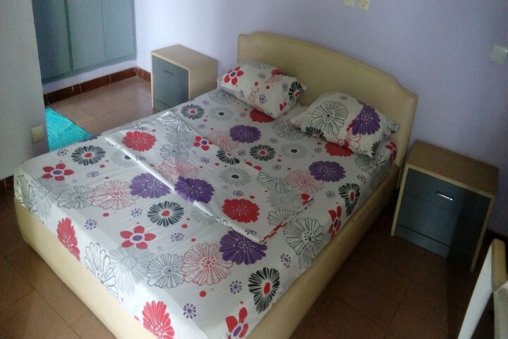 Room 4 of 14