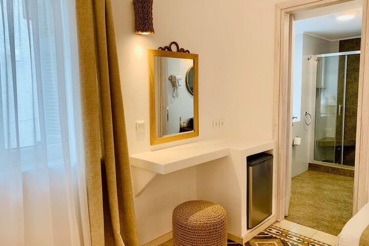 Room 8 of 112