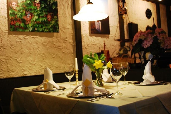 Dining 21 of 27