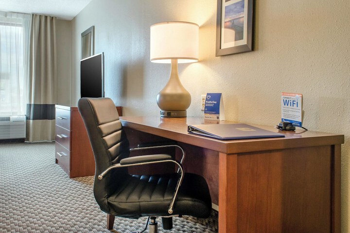 Room 6 of 39