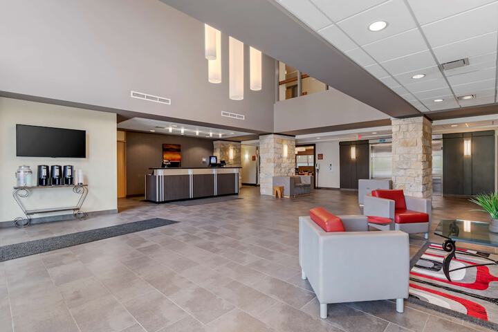 Entrance & Lobby