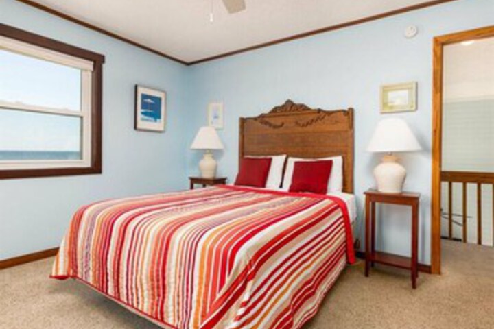 Room 32 of 32