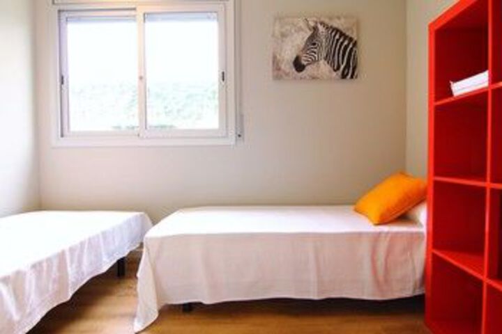 Room 32 of 176