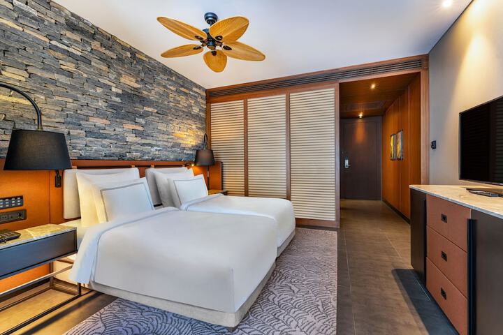 Room 121 of 429
