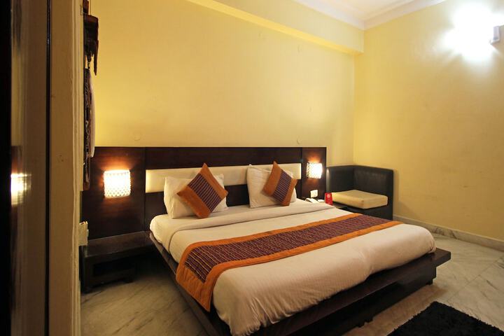 Room 16 of 19