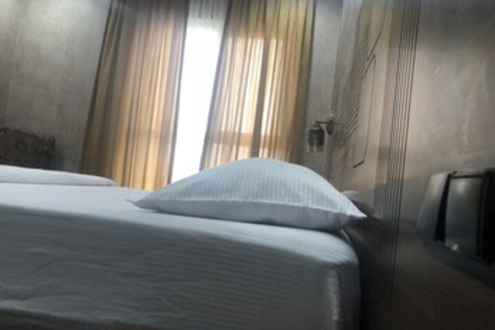 Room 19 of 27