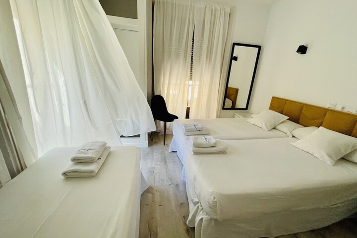 Room 4 of 50