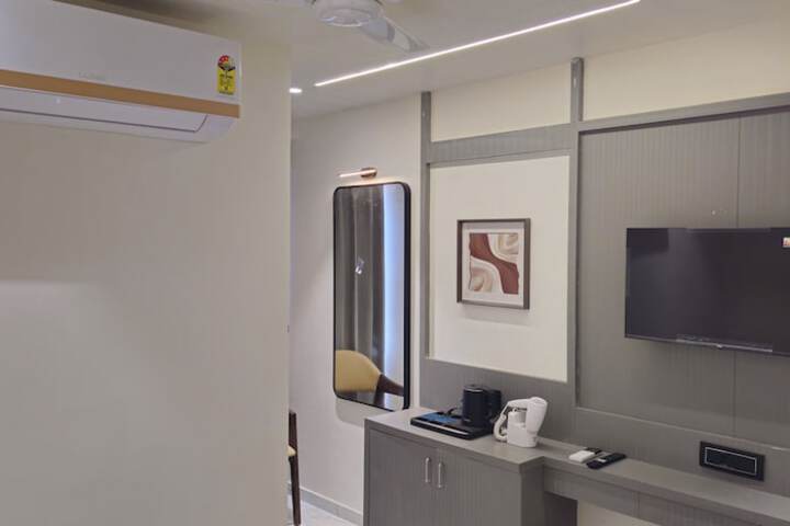 Room 9 of 23