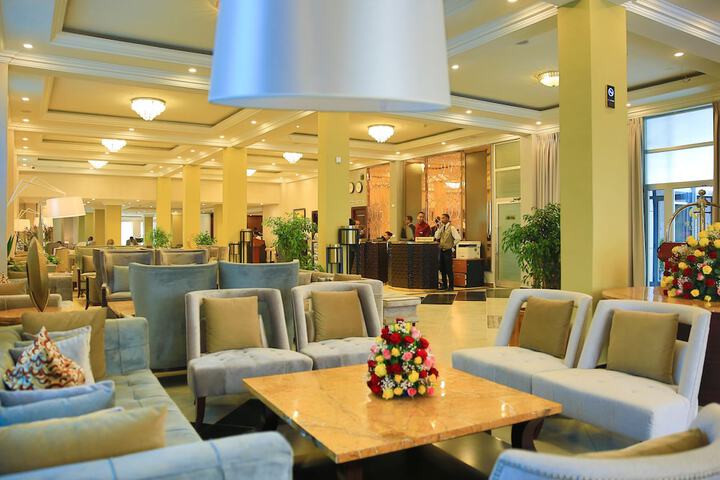 Entrance & Lobby