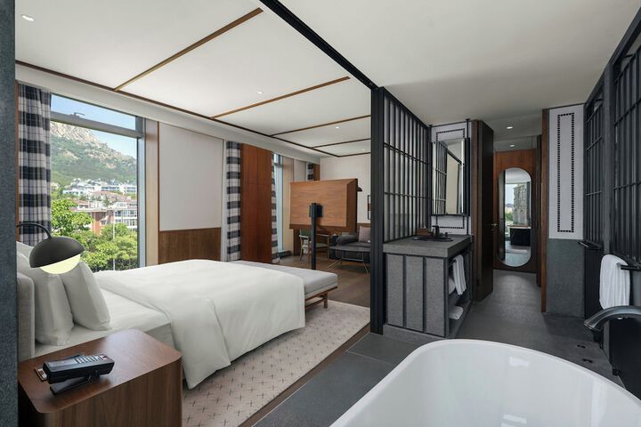 Room 4 of 86