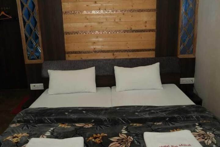 Room 3 of 15