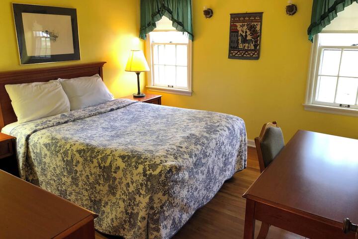 Room 45 of 104