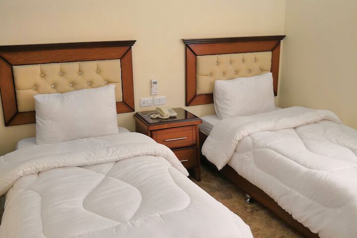 Room 8 of 17