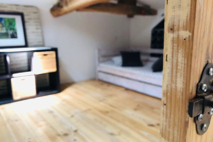 Room 12 of 31