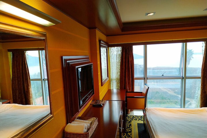 Room 14 of 18